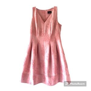 Just Taylor Soft Pink Midi Floral Jacquard Formal sleeveless dress Size 4